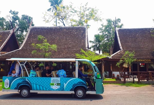 Chiang Mai Momcar4.jpg