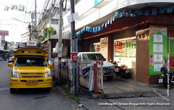 Yellow Songthaew to Kad Farang Village2.jpg