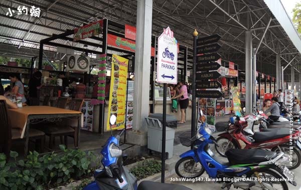 Kad Welcome Food court Kad Farang Village2.jpg