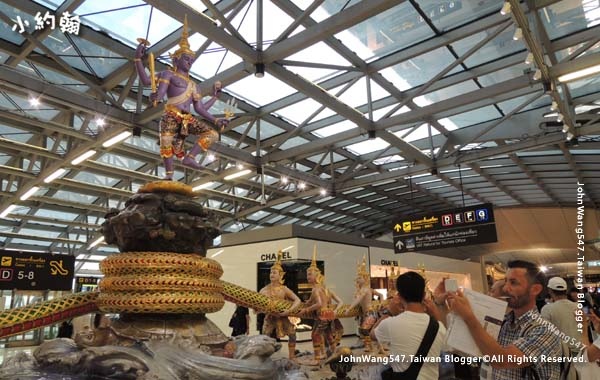 曼谷BKK機場乳海翻騰(Churning of the Ocean of Milk).jpg