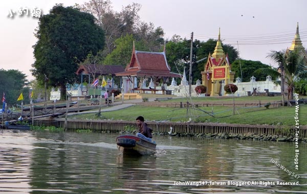 Ayutthaya Hua Raw Night Market Boat pier3.jpg