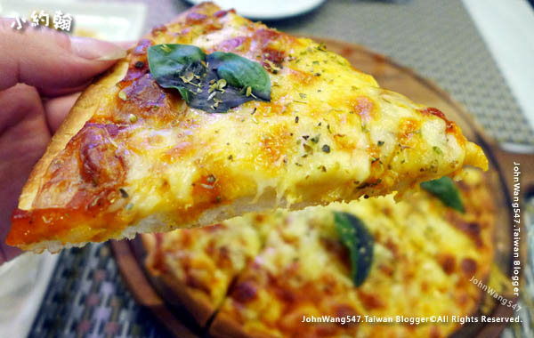Pizza Le Bistrot & Le Terrace Chiang Mai2.jpg
