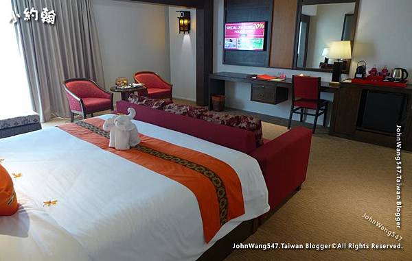 Chiang Mai Movenpick Suriwongse Hotel room7.jpg