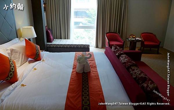 Chiang Mai Movenpick Suriwongse Hotel room1.jpg