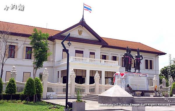 Chiang Mai Arts Cultural Center Three Kings Monument.jpg