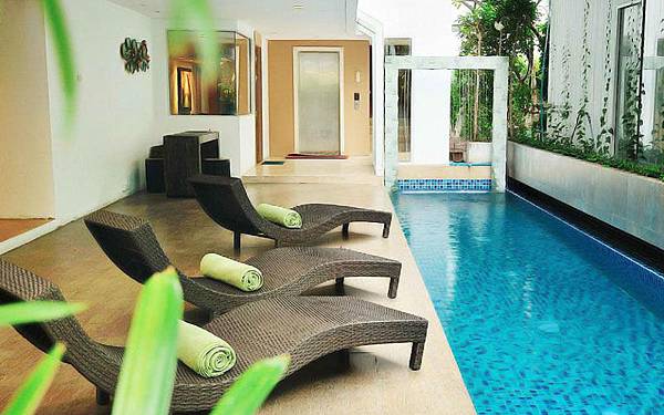 Nantra Retreat and Spa Hotel pool.jpg