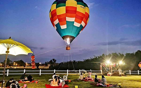 Chiangmai Hot Air Balloon Ride by Tethering3.jpg