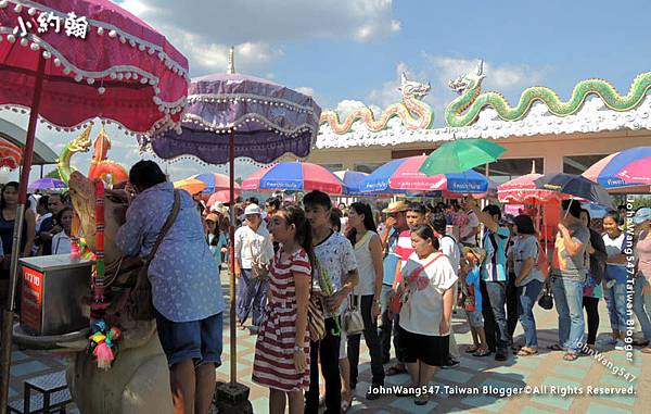 Wat Saman Rattanaram Pink Ganesha5.jpg