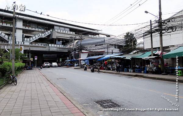 Udom Suk street food.jpg