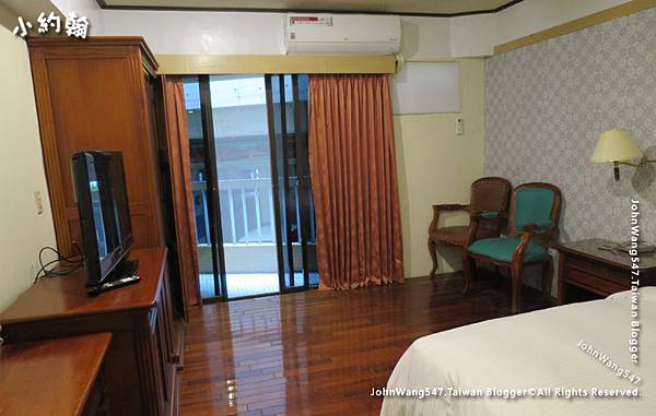 宜蘭礁溪平價飯店 礁溪香檳溫泉飯店便宜入住 可圈可點的老飯店 附設spa水療按摩池 小約翰就愛泰國自由行 痞客邦