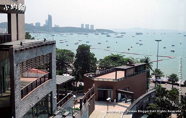 CentralFestival Pattaya Beach.jpg