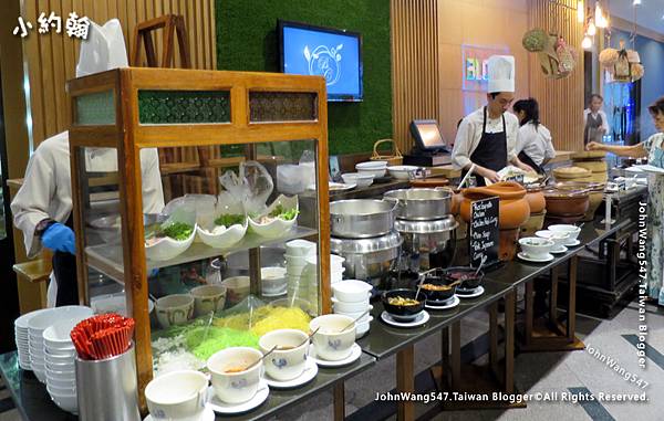 Novotel Siam Square 2020Breakfast2.jpg