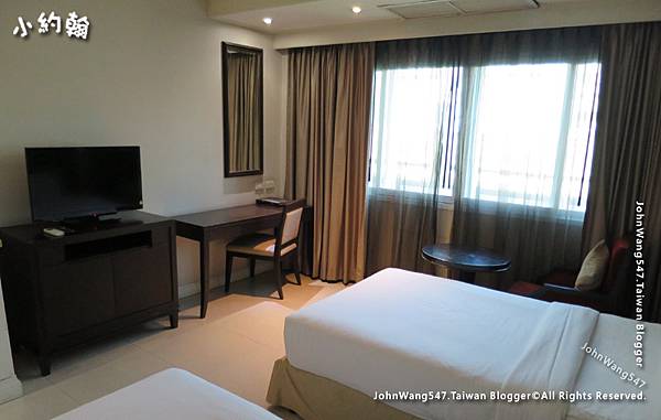 Hope Land Sukhumvit 46 Hotel Standard Twin room.jpg