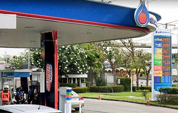 泰國加油站PTT Petrol Station.jpg