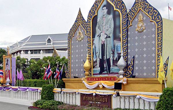 Bangkok City Pillar Shrine泰國曼谷國柱神廟2.jpg