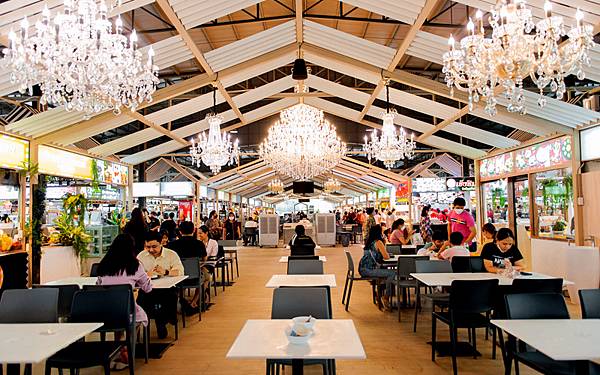 Thonburi Market Place food street.jpg