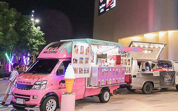 Central Ayutthaya food truck.jpg