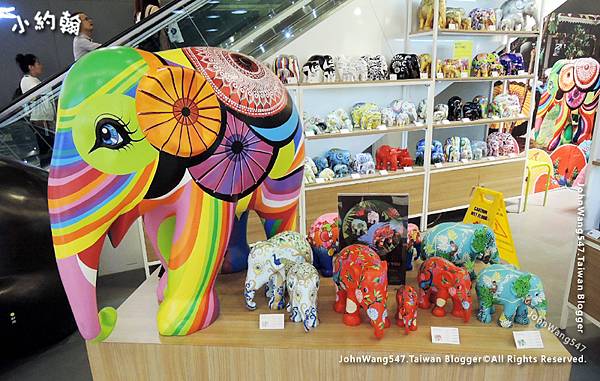 Elephant Parade彩繪大象商店.jpg