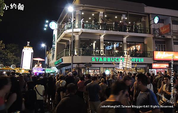 Starbucks(Thapae Gate)Chiang Mai Loy Kathorn.jpg