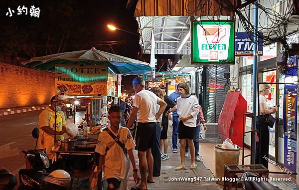 7-11(Thapae Gate)Chiang Mai.jpg