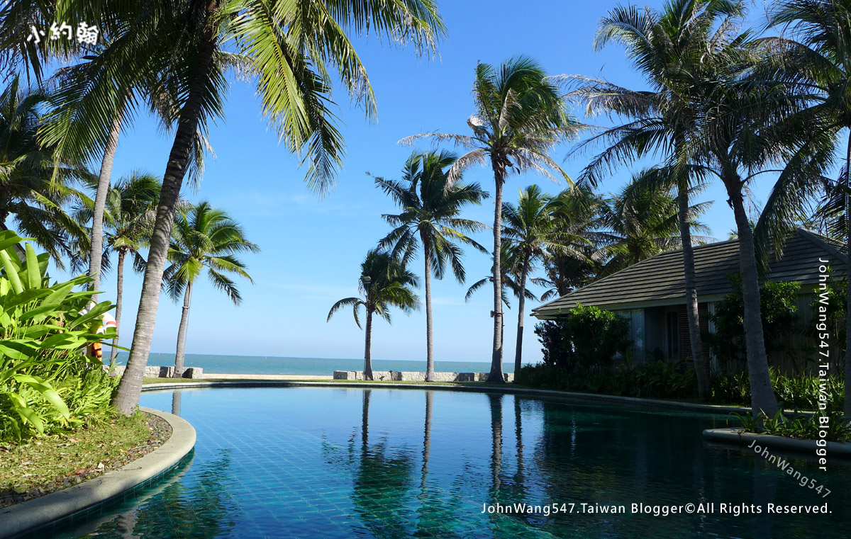 Rest Detail Hotel Hua Hin Pool Sea.jpg