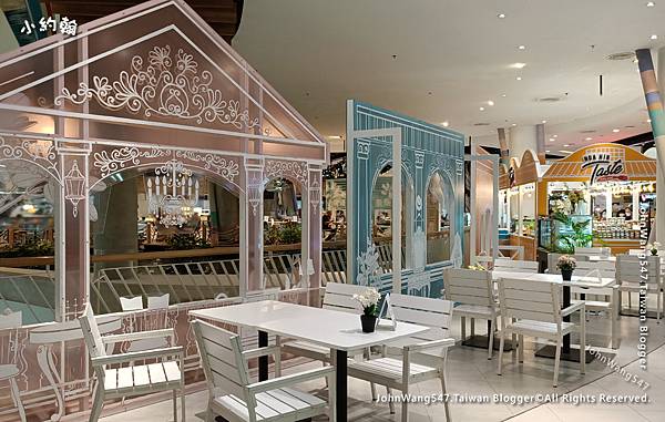 Bluport Hua Hin Resort Mall Food Hall.jpg