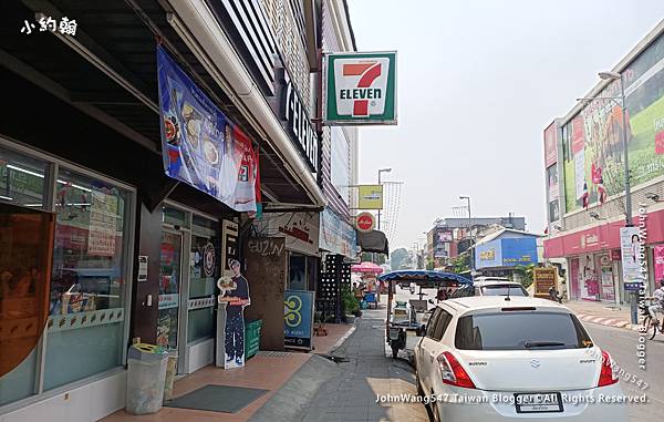 7-11 Tha Phae Road Chiang Mai.jpg