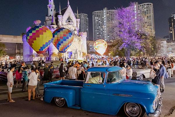 JODD FAIRS DanNeramit Bangkok Night Market.jpg