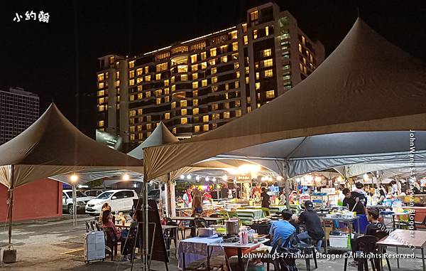 Le Meridien Kota Kinabalu Hotel亞庇艾美酒店對街夜市.jpg