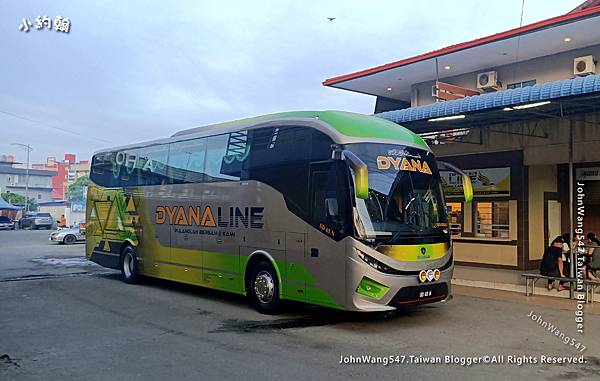 Dyana Line Bus to Semporna.jpg