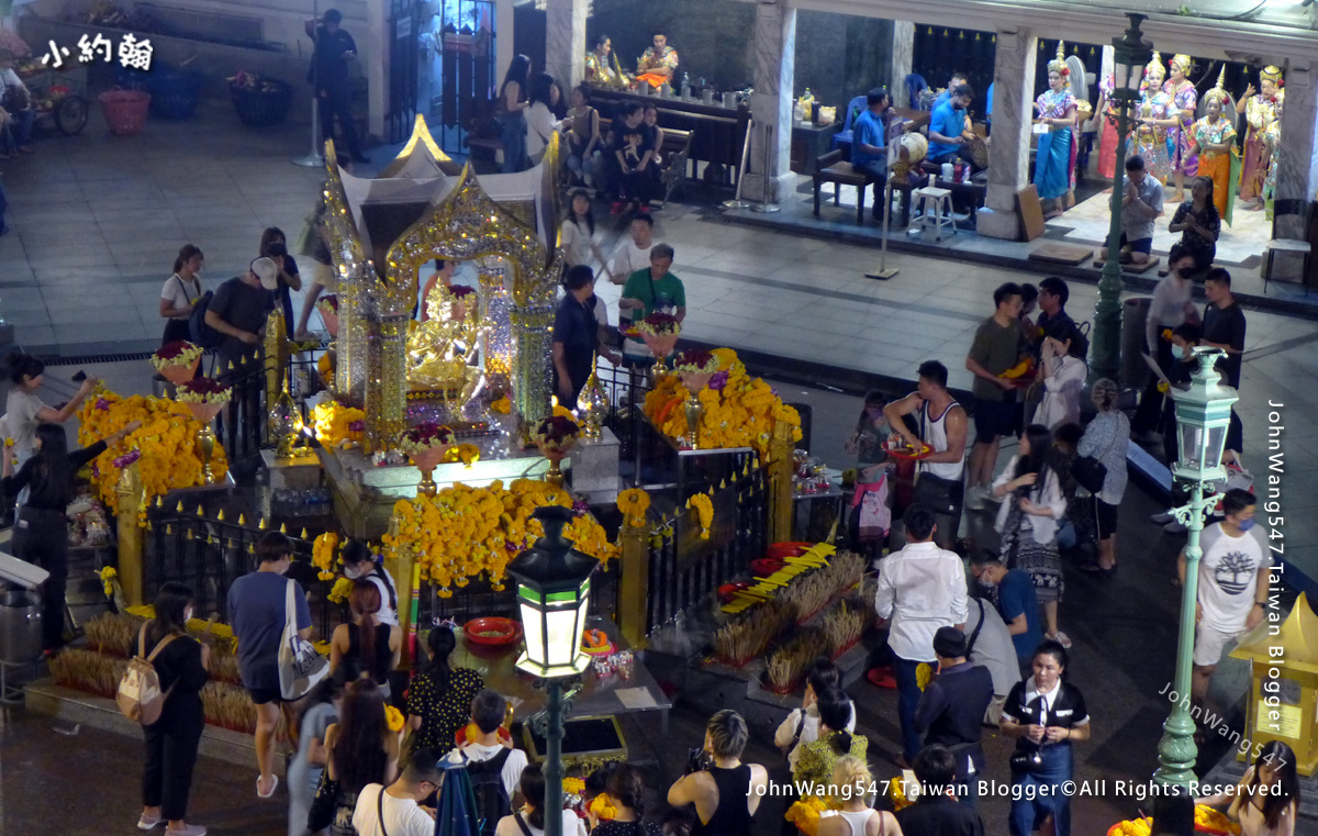 四面佛廣場謝神舞Erawan Shrine Bangkok Night.jpg