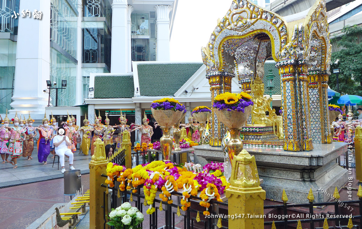 曼谷四面佛廣場Erawan Shrine百人謝神舞群還願.jpg