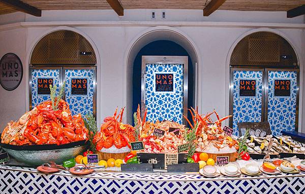 Uno Mas Centara Grand at Central World Hotel.jpg Uno Mas Centara Grand at Central World Hotel.jpg