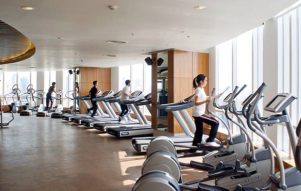 Centara Grand at Central World Hotel GYM.jpg Centara Grand at Central World Hotel GYM.jpg