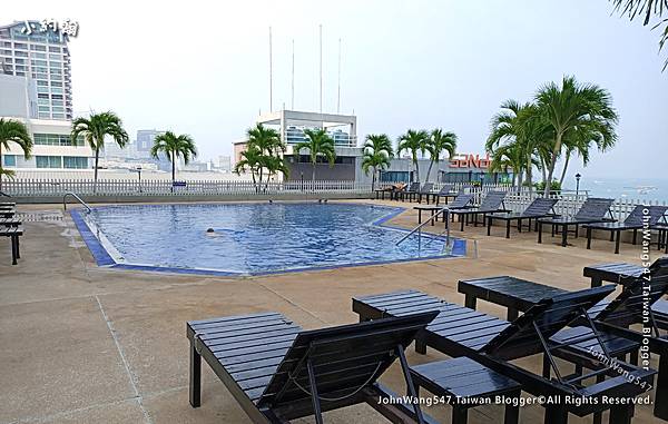 Markland Beach View Pattaya Hotel Pool2.jpg