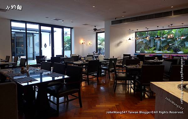 BangkokMovenpick Hotel Sukhumvit 15 restaurant1.jpg