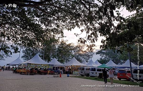 Tanjung Aru Beach丹絨亞路沙灘小吃市集1.jpg