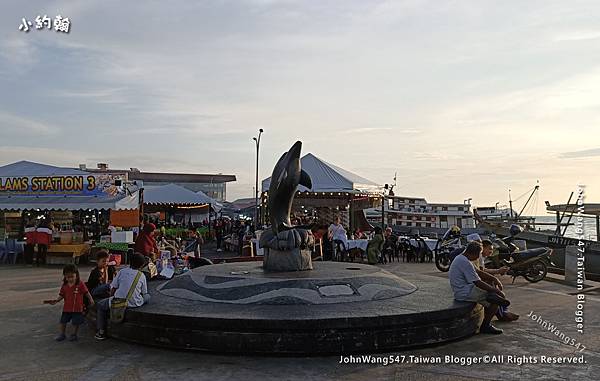 Marlin Statue(Todak Waterfront) Sunset Kota Kinabalu.jpg