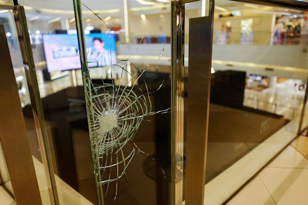 暹羅百麗宮SiamParagon少年持槍無差別攻擊案.jpg 暹羅百麗宮SiamParagon少年持槍無差別攻擊案.jpg