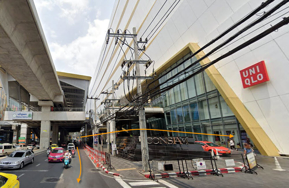 ICONSIAM  car lane.jpg