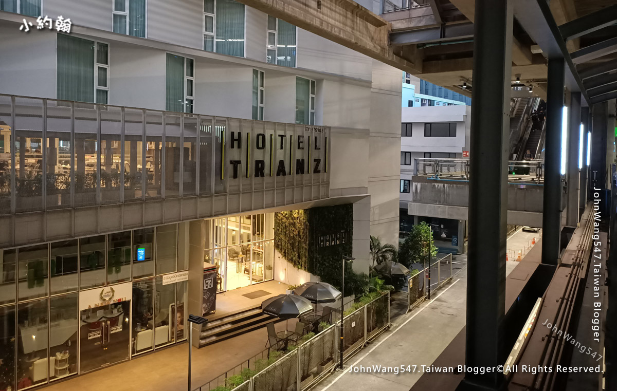 Hotel Tranz Bangkok  Phaya Thai帕亞太站.jpg