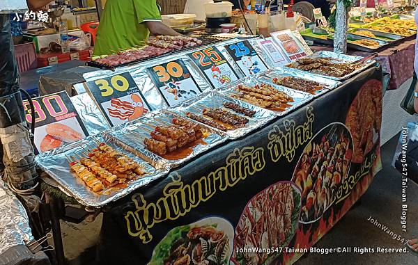 Ton Sai Night Market(Tonsai Market)曼谷夜市烤肉串.jpg
