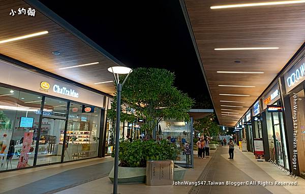 Siam Premium Outlets ChaTraMue.jpg