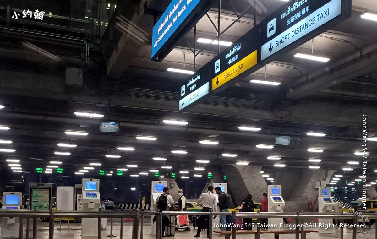 Suvarnabhumi Airport(BKK)曼谷機場1樓計程車大巴士3.jpg