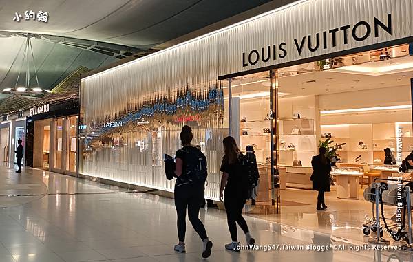 曼谷BKK機場路易威登LOUIS VUITTON.jpg