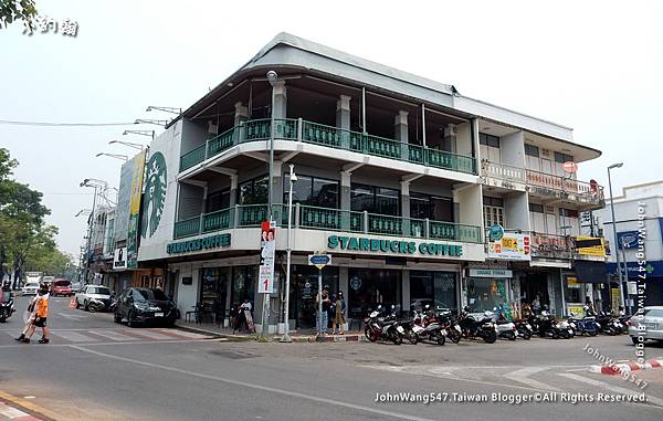 Starbucks Thapae gate 2023.jpg