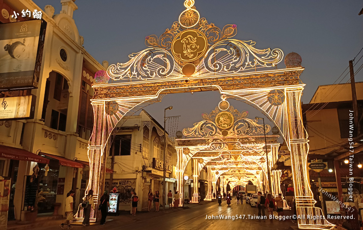 Thapae gate塔佩門外燈光迎賓門2.jpg