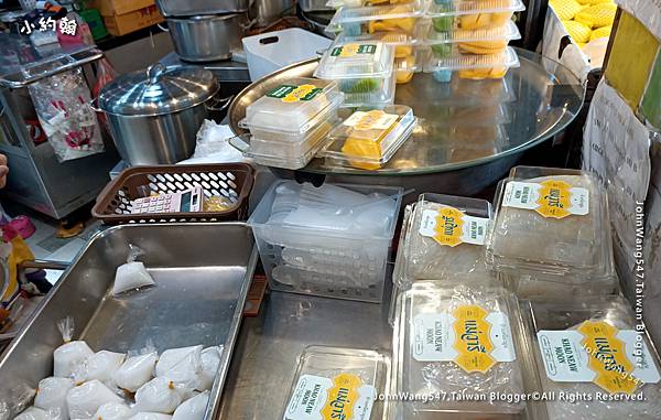 Mae Varee Mango Shop Mango sticky rice.jpg Mae Varee Mango Shop Mango sticky rice.jpg