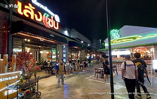 JODD FAIRS Ratchada曼谷喬德夜市火山排骨.jpg JODD FAIRS Ratchada曼谷喬德夜市火山排骨.jpg