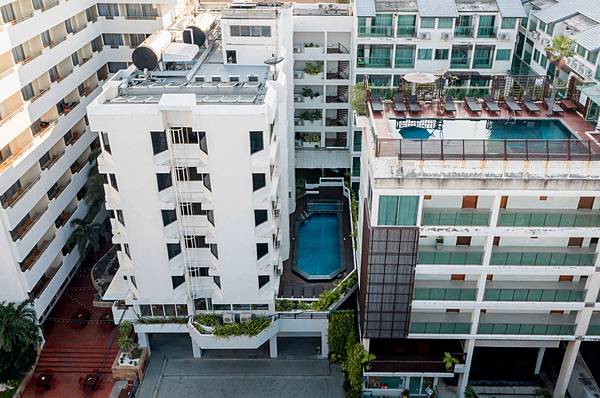 Sunshine Hotel & Residences Pattaya beach road1.jpg